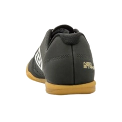 Chuteira Futsal Masculino Umbro Neo Striker Preto/Branco/Dourado
