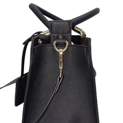 Bolsa DFD Feminina Quadrada com Detalhes Dourados Preto
