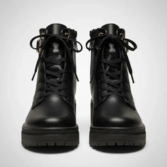 Bota Coturno Feminina Mississipi J0821 Preta com Fivela Dourada