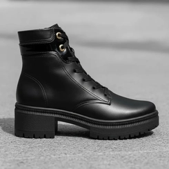 Bota Coturno Feminina Mississipi J0821 Preta com Fivela Dourada