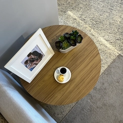 Mesa de Apoio Magnum Artely Carvalho SE