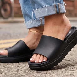 Tamanco Feminino Moleca 5589-100 Preto
