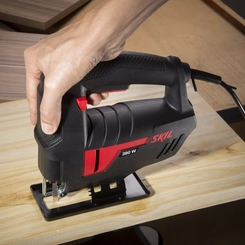 Serra Vertical Tico-Tico 380W Skil 4380 Preta