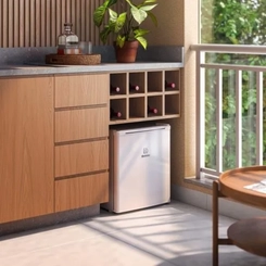 Frigobar 1 Porta 47L Cycle Defrost Electrolux Efficient EM50 Branco